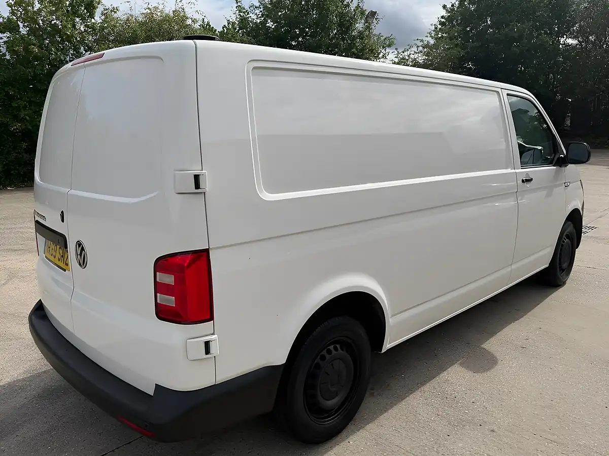 Used 2019 Volkswagen Transporter Startline White - Interior and Exterior details 3