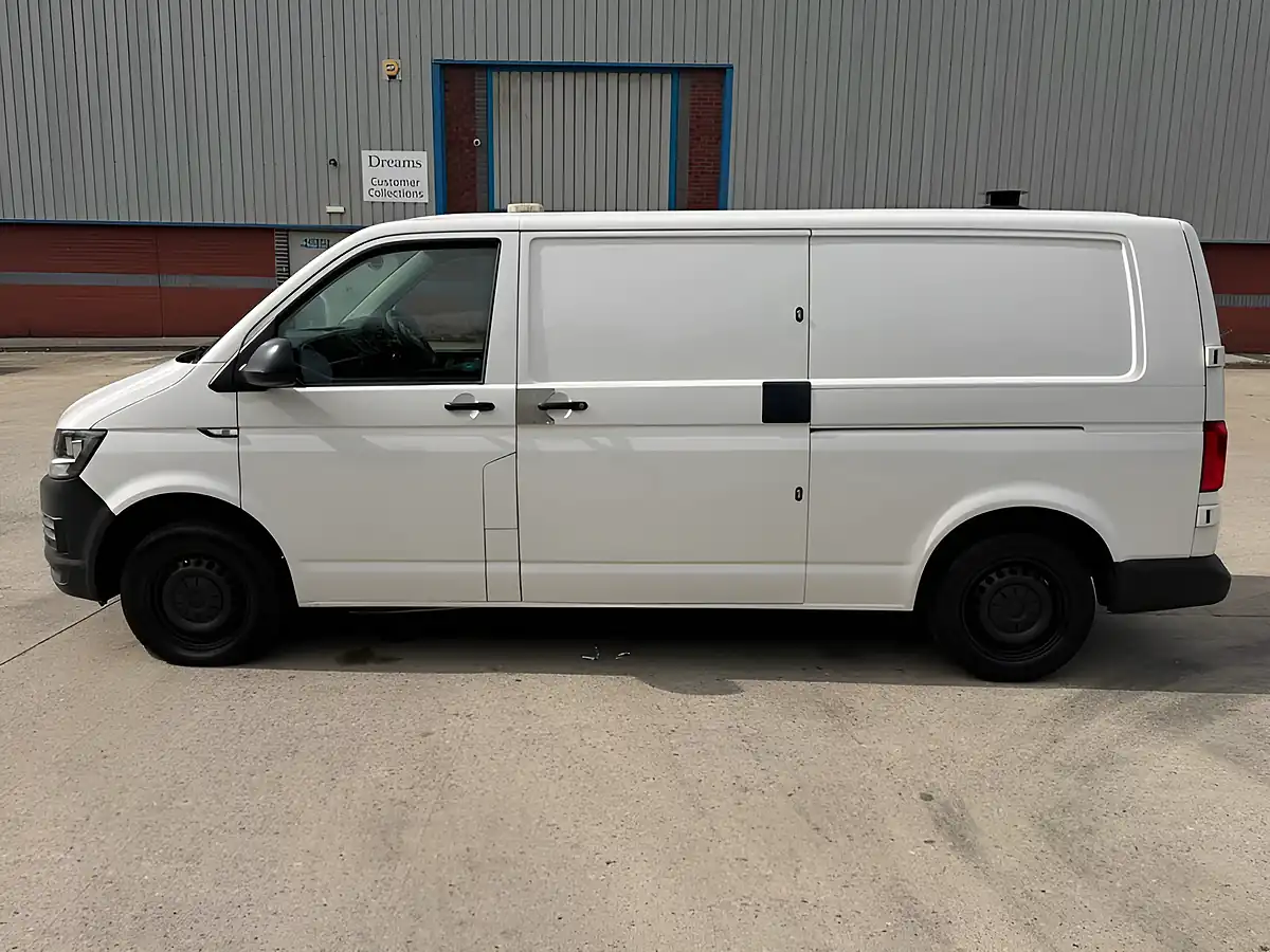 Used 2019 Volkswagen Transporter Startline White - Interior and Exterior details 6
