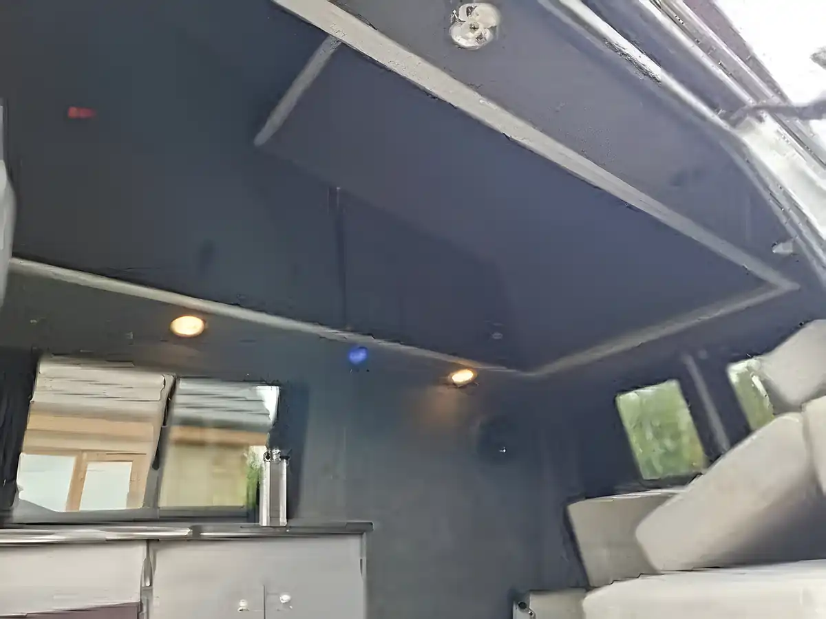 Used 2019 Volkswagen Transporter T28 Bluemotion Tech Camper Silver - Interior and Exterior details 10