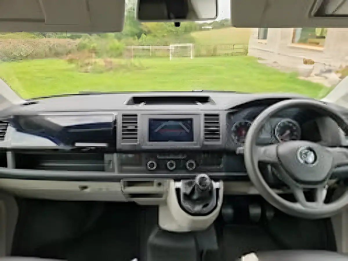 Used 2019 Volkswagen Transporter T28 Bluemotion Tech Camper Silver - Interior and Exterior details 8