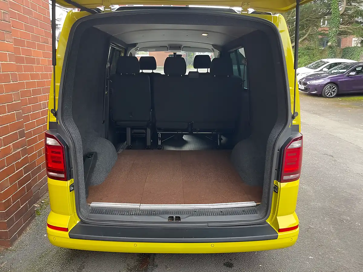 Used 2019 Volkswagen Transporter T30 Bluemotion Tech Edition Kombi Double Cab Yellow - Interior and Exterior details 19