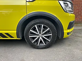 Used 2019 Volkswagen Transporter T30 Bluemotion Tech Edition Kombi Double Cab Yellow - Interior and Exterior details 6