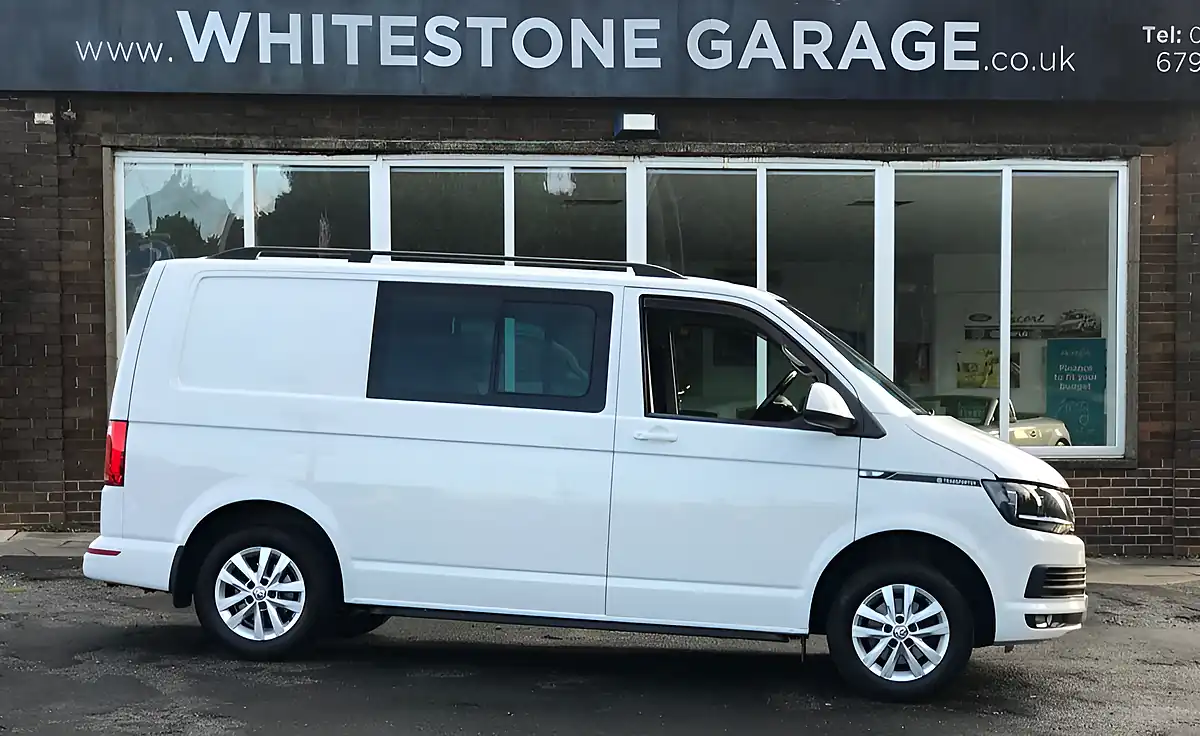 Used 2019 Volkswagen Transporter T30 Bluemotion Tech Highline Kombi Double Cab Candy White - Interior and Exterior details 3