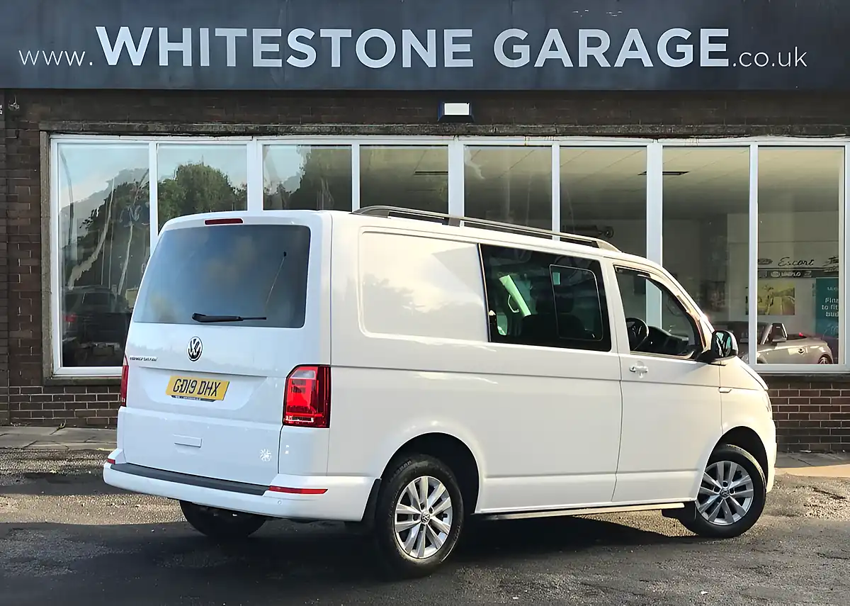 Used 2019 Volkswagen Transporter T30 Bluemotion Tech Highline Kombi Double Cab Candy White - Interior and Exterior details 6