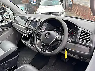 Used 2019 Volkswagen Transporter T32 Bluemotion Tech White - Interior and Exterior details 12