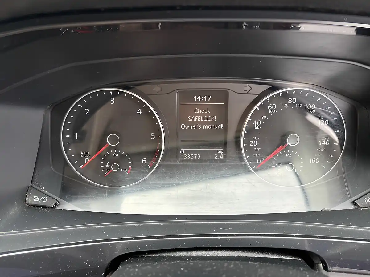 Used 2019 Volkswagen Transporter T32 Bluemotion Tech White - Interior and Exterior details 14