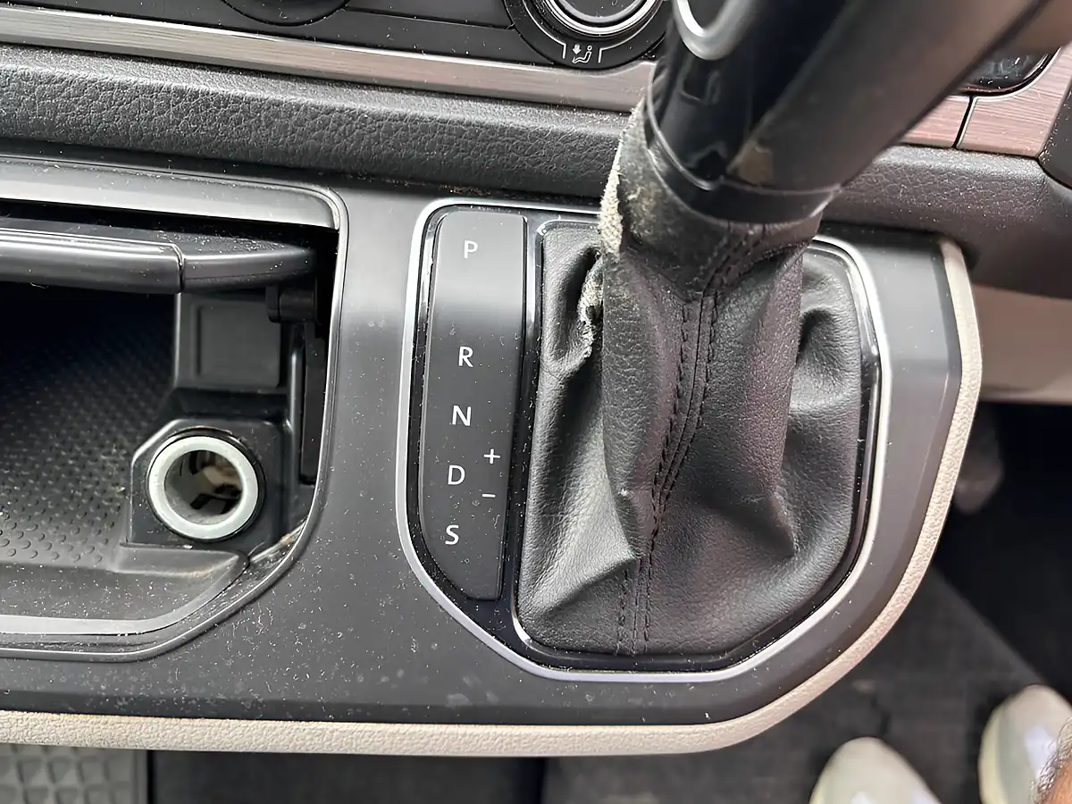 Used 2019 Volkswagen Transporter T32 Bluemotion Tech White - Interior and Exterior details 17