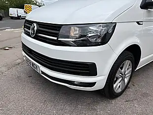 Used 2019 Volkswagen Transporter T32 Bluemotion Tech White - Interior and Exterior details 3