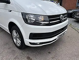 Used 2019 Volkswagen Transporter T32 Bluemotion Tech White - Interior and Exterior details 4
