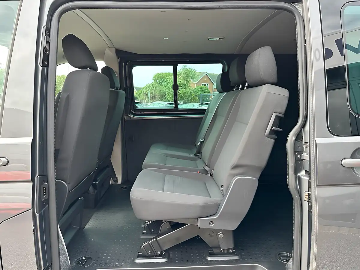 Used 2019 Volkswagen Transporter T32 TDI Kombi Highline Indium Grey - Interior and Exterior details 11