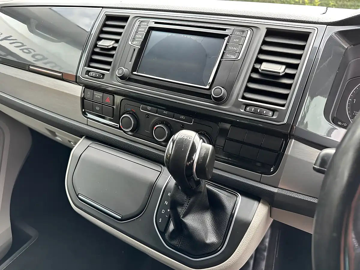 Used 2019 Volkswagen Transporter T32 TDI Kombi Highline Indium Grey - Interior and Exterior details 13