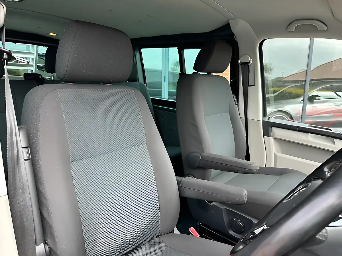 Used 2019 Volkswagen Transporter T32 TDI Kombi Highline Indium Grey - Interior and Exterior details 15