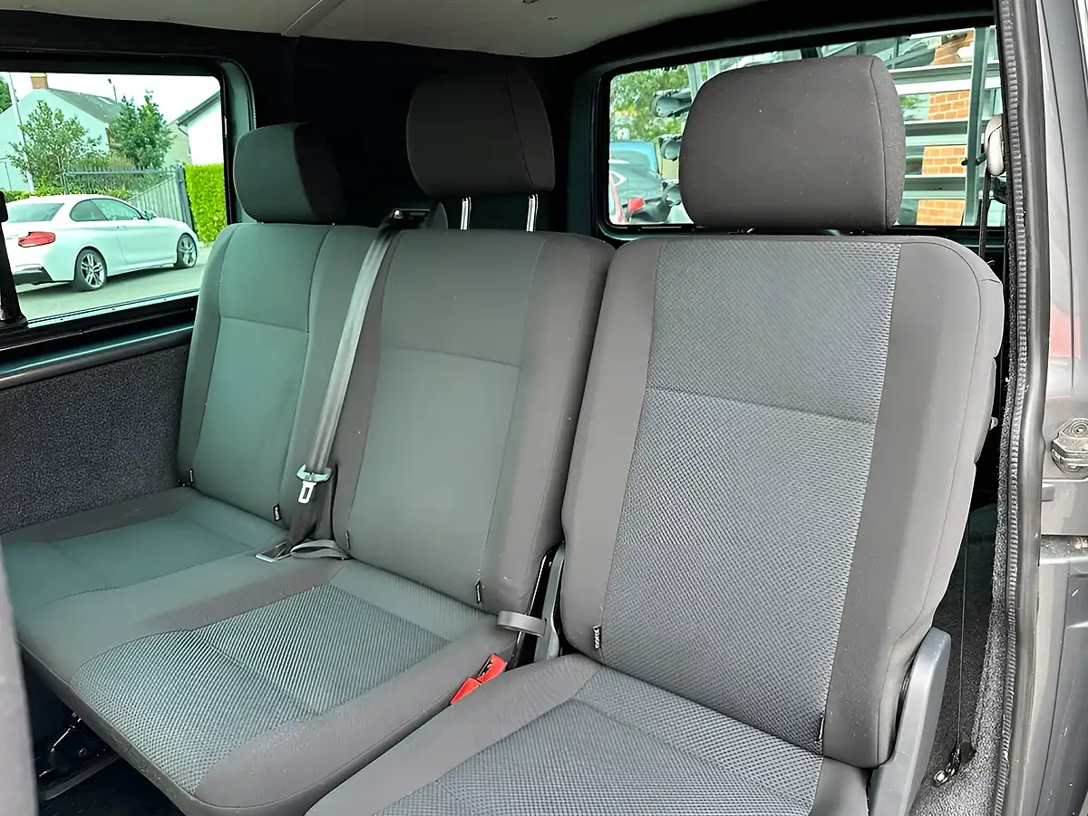 Used 2019 Volkswagen Transporter T32 TDI Kombi Highline Indium Grey - Interior and Exterior details 16