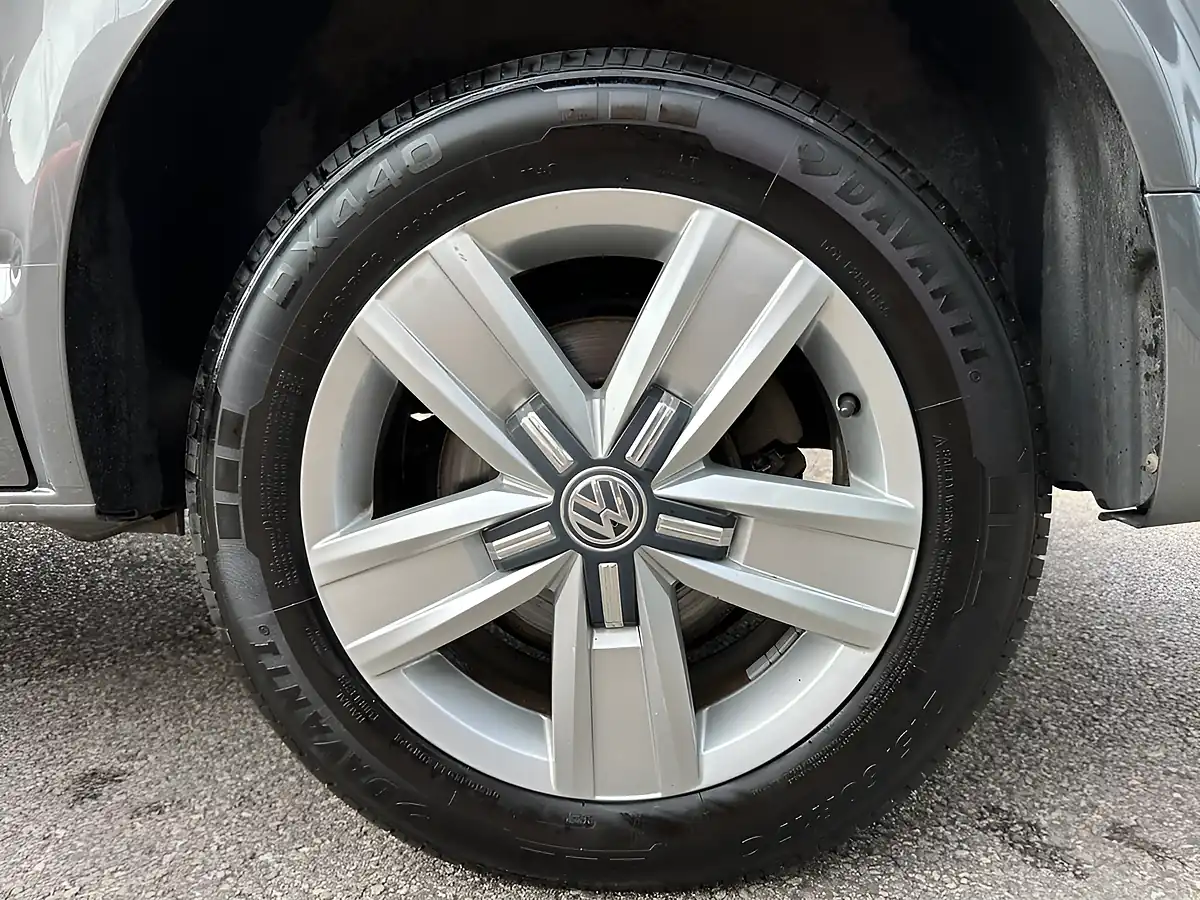 Used 2019 Volkswagen Transporter T32 TDI Kombi Highline Indium Grey - Interior and Exterior details 18