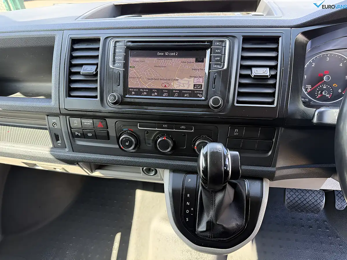 Used 2019 Volkswagen Transporter Tech Highline White - Interior and Exterior details 11
