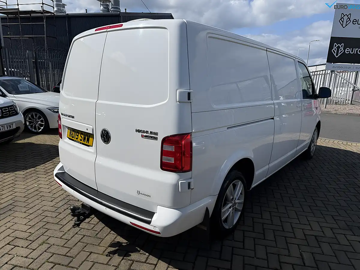 Used 2019 Volkswagen Transporter Tech Highline White - Interior and Exterior details 2