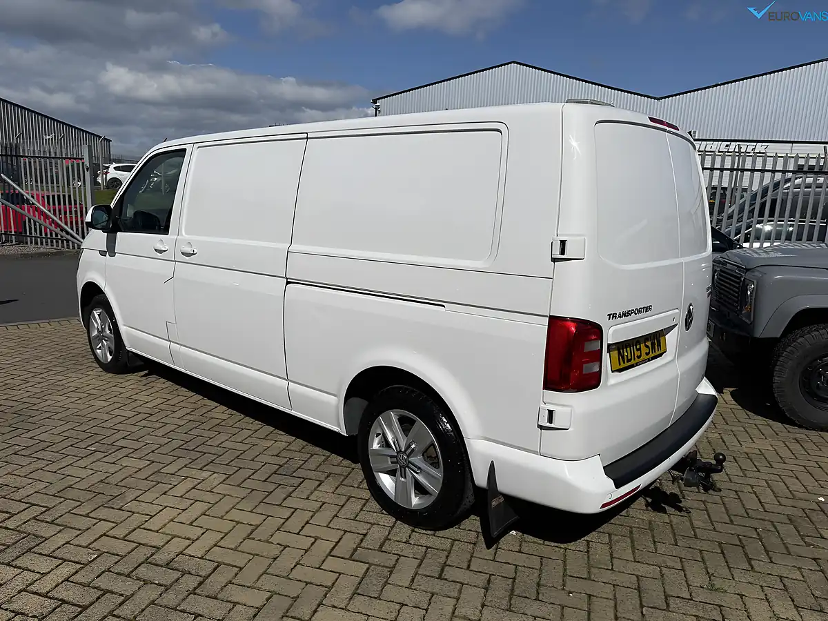 Used 2019 Volkswagen Transporter Tech Highline White - Interior and Exterior details 4