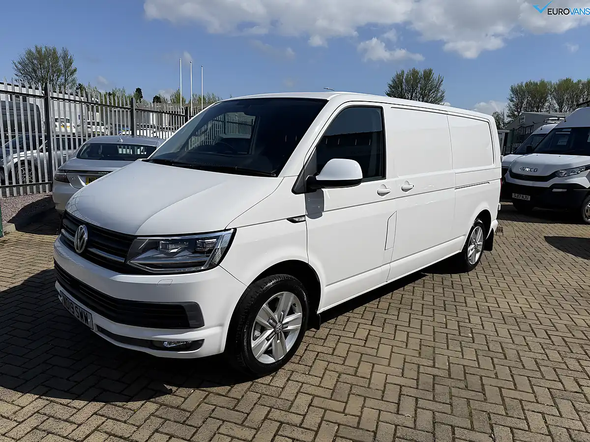 Used 2019 Volkswagen Transporter Tech Highline White - Interior and Exterior details 5