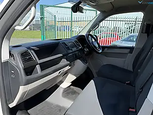 Used 2019 Volkswagen Transporter Tech Highline White - Interior and Exterior details 6