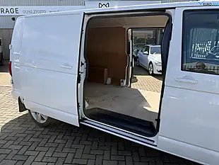 Used 2019 Volkswagen Transporter Tech Highline White - Interior and Exterior details 9