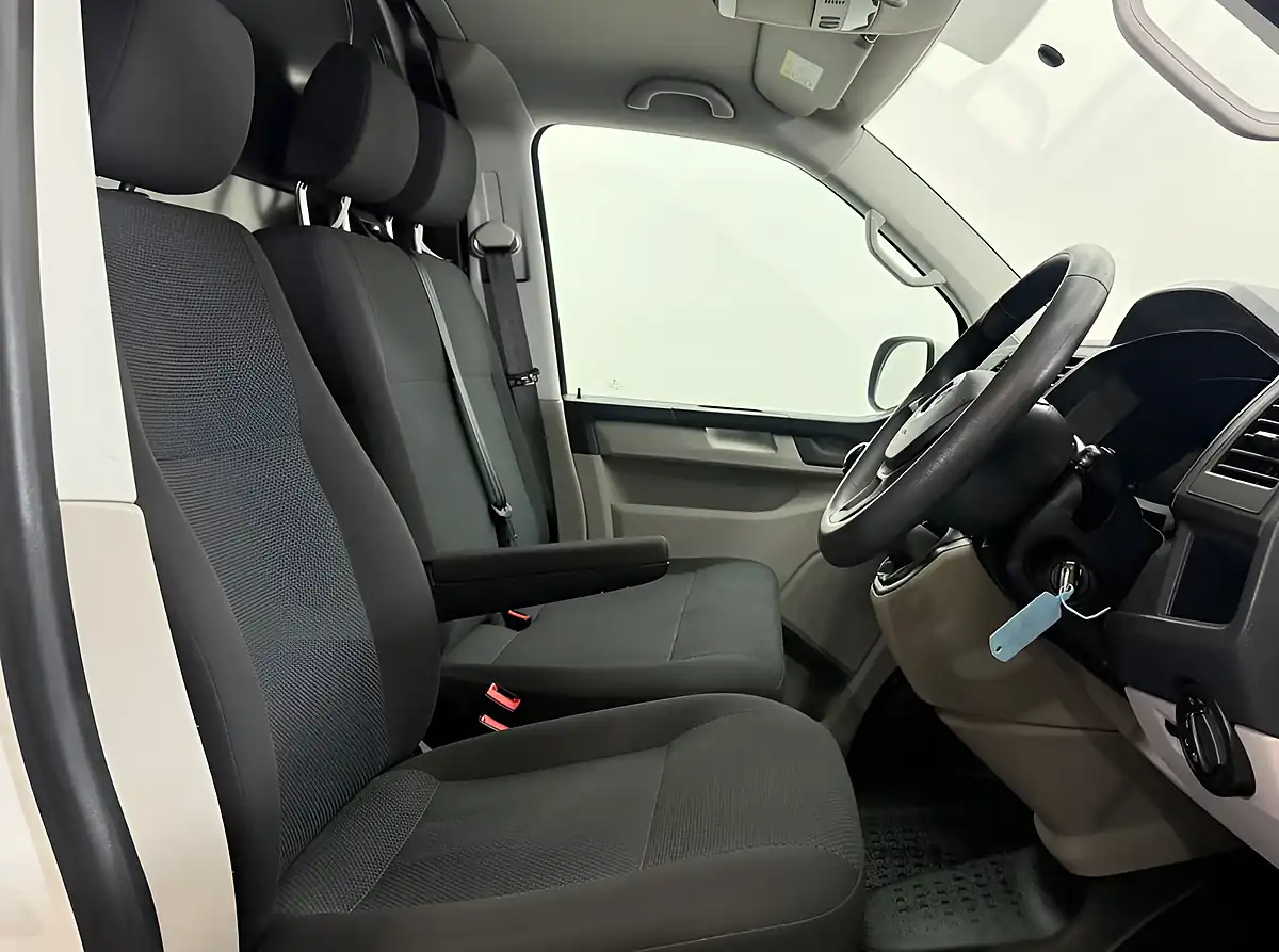 Used 2019 Volkswagen Transporter Trendline Blue - Interior and Exterior details 12