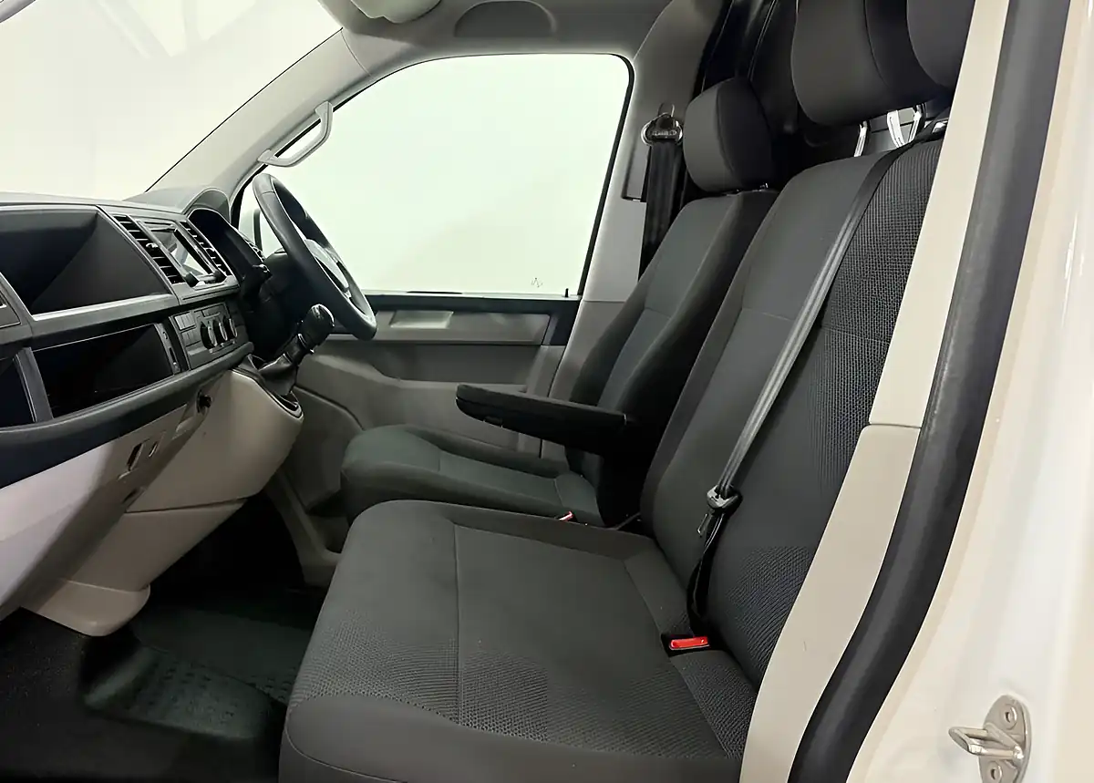 Used 2019 Volkswagen Transporter Trendline Blue - Interior and Exterior details 13