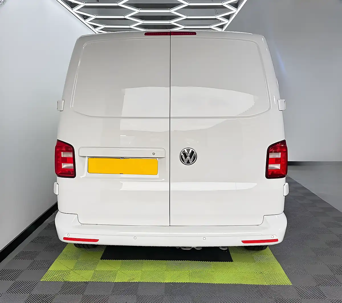 Used 2019 Volkswagen Transporter Trendline Blue - Interior and Exterior details 5