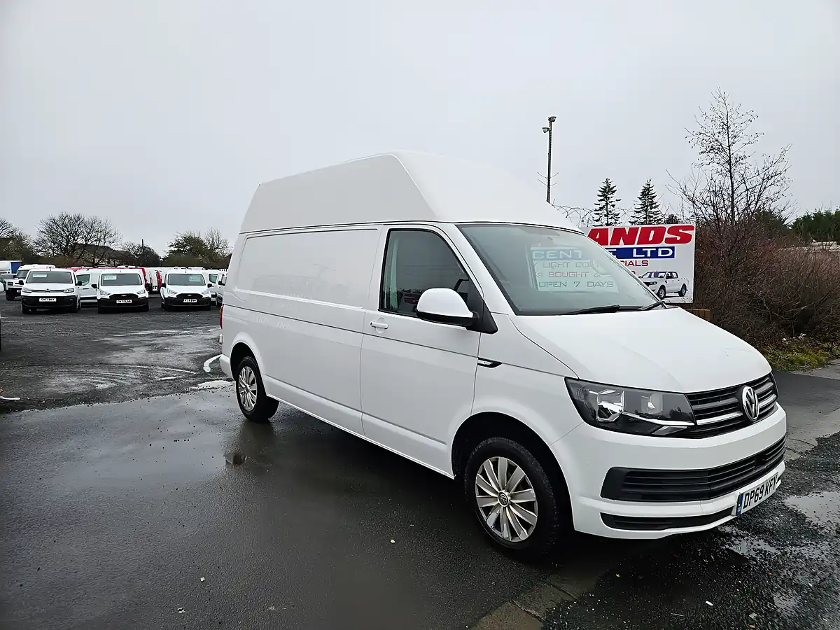 Used 2019 Volkswagen Transporter Trendline Hightop Blue - Front View