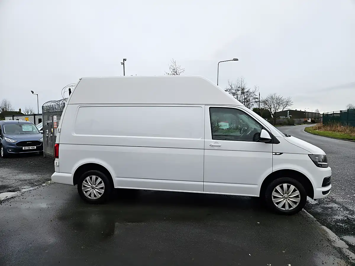 Used 2019 Volkswagen Transporter Trendline Hightop Blue - Interior and Exterior details 2