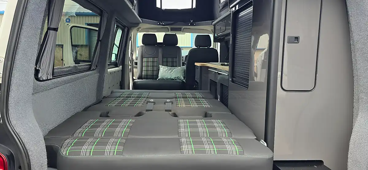 Used 2019 Volkswagen Transporter White - Interior and Exterior details 10