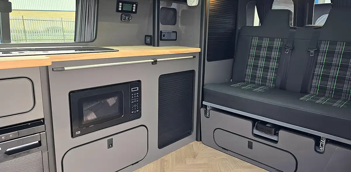 Used 2019 Volkswagen Transporter White - Interior and Exterior details 13