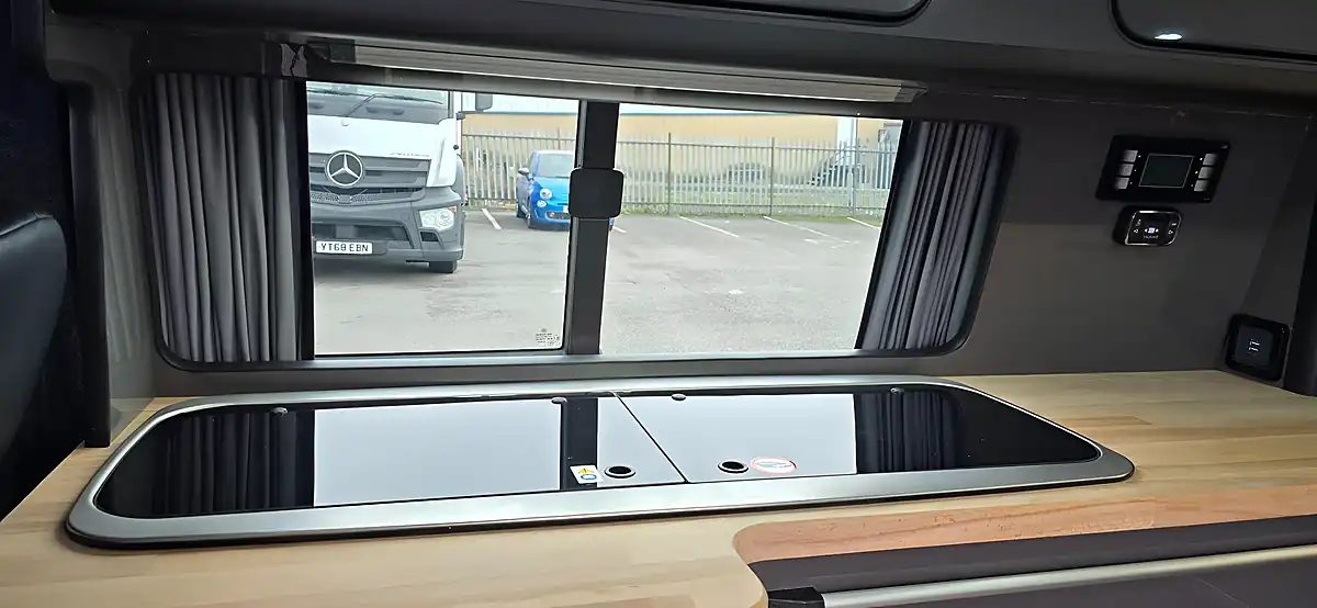 Used 2019 Volkswagen Transporter White - Interior and Exterior details 15
