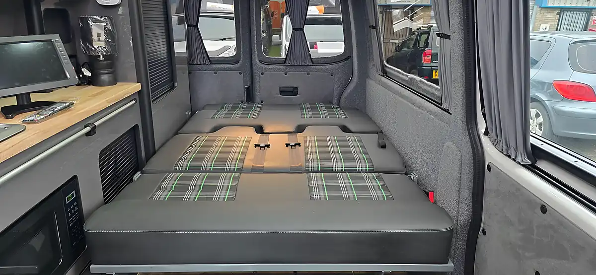 Used 2019 Volkswagen Transporter White - Interior and Exterior details 4