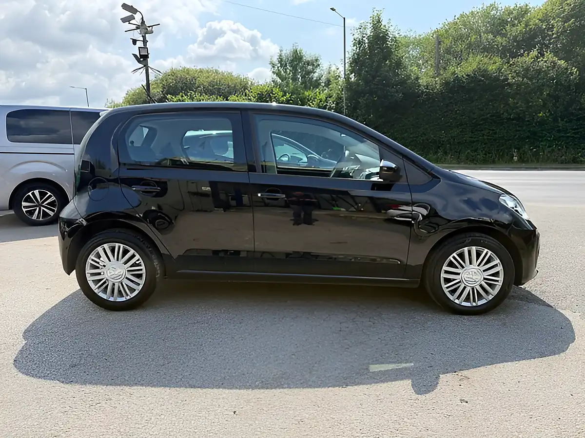 Used 2019 Volkswagen Up! Move Up! Black - Interior and Exterior details 2