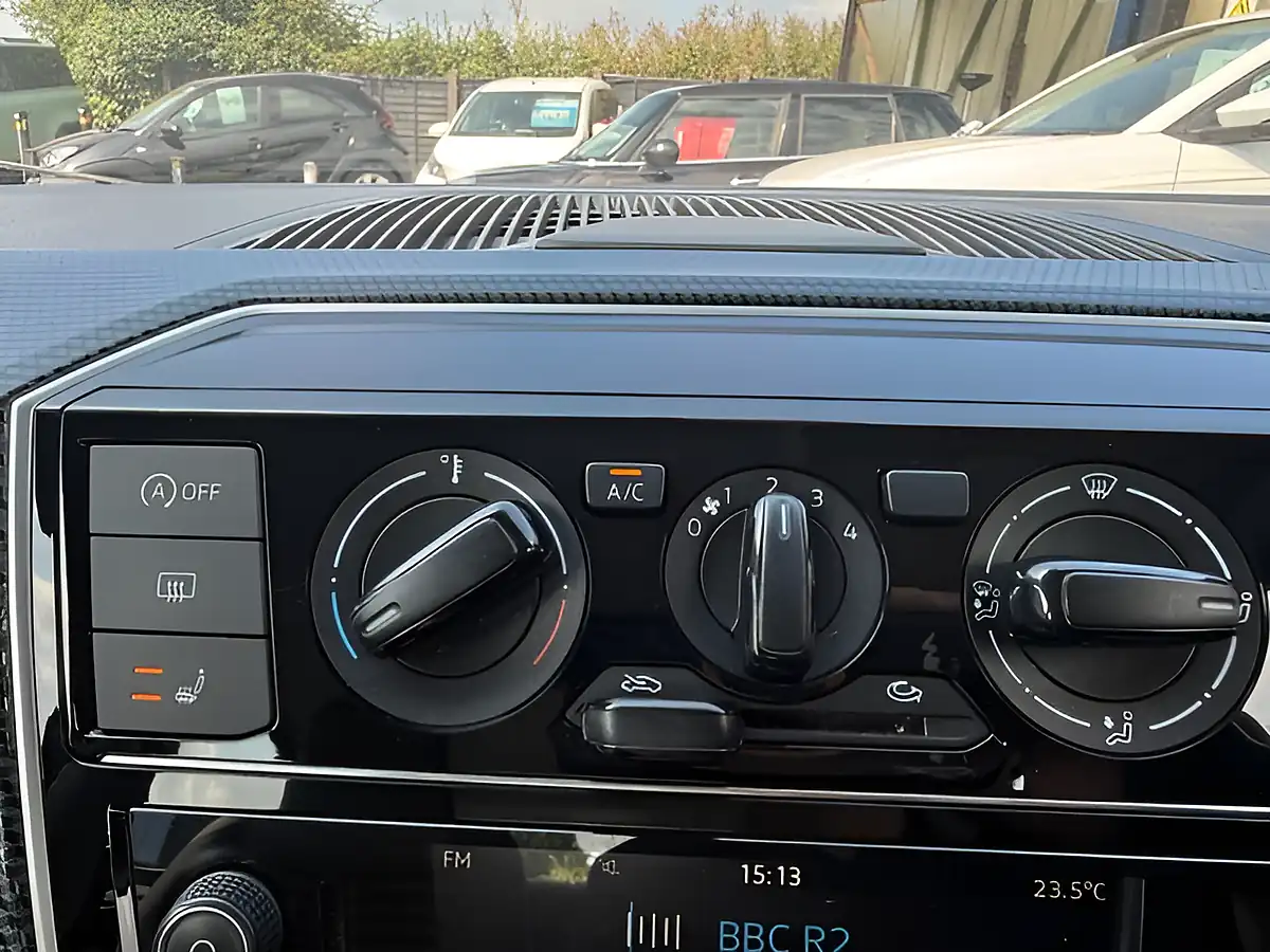 Used 2019 Volkswagen Up! Move Up! Black - Interior and Exterior details 8