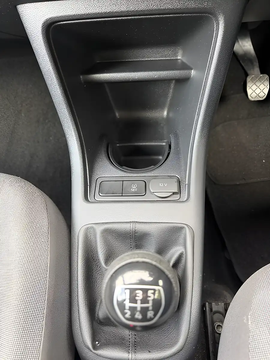 Used 2019 Volkswagen Up! Move Up! Black - Interior and Exterior details 19