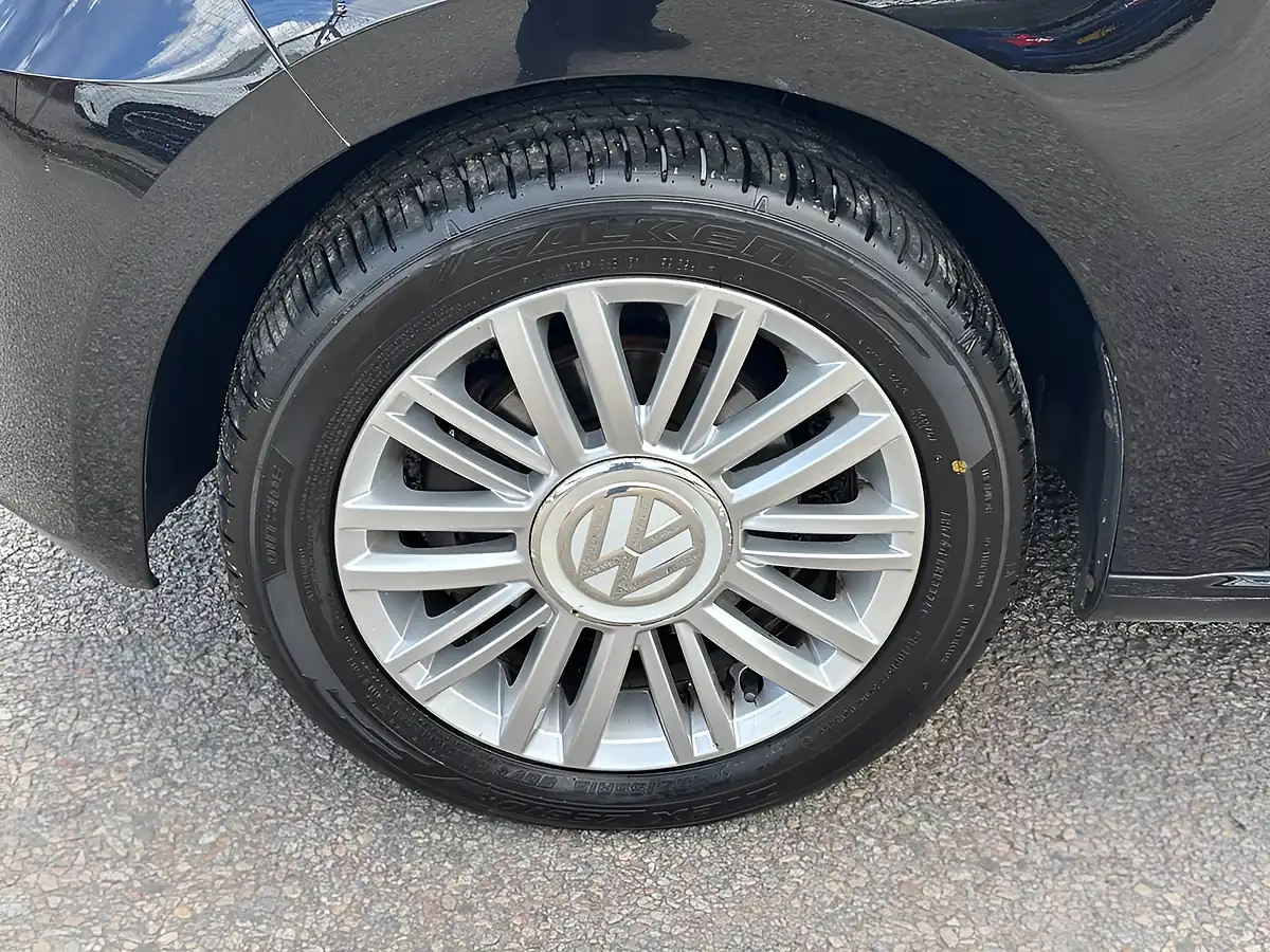 Used 2019 Volkswagen Up! Move Up! Black - Interior and Exterior details 15