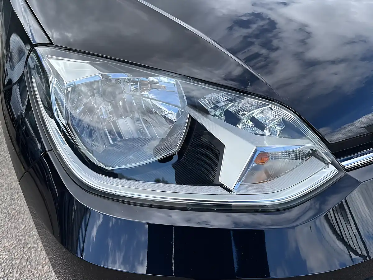 Used 2019 Volkswagen Up! Move Up! Black - Interior and Exterior details 19