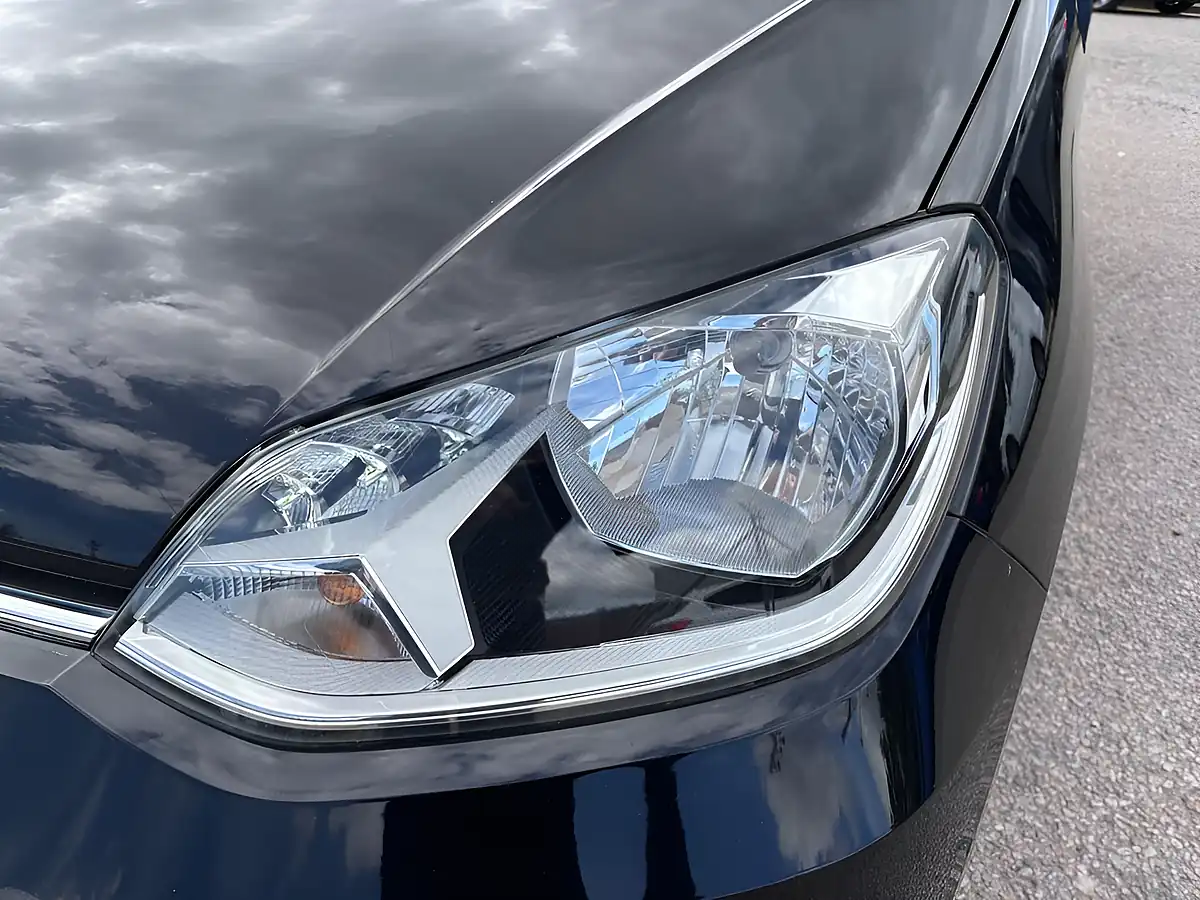 Used 2019 Volkswagen Up! Move Up! Black - Interior and Exterior details 20