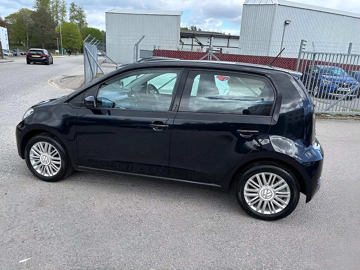 Used 2019 Volkswagen Up! Move Up! Black - Interior and Exterior details 8
