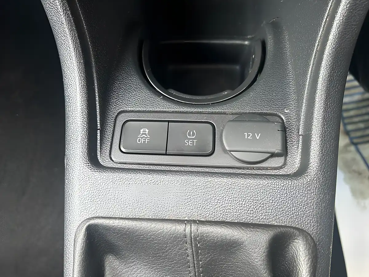 Used 2019 Volkswagen Up! Move Up! Tech Edition Red - Interior and Exterior details 12