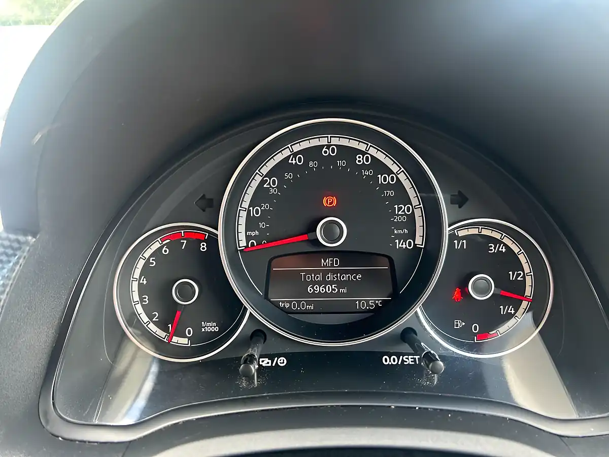 Used 2019 Volkswagen Up! Move Up! Tech Edition Red - Interior and Exterior details 13