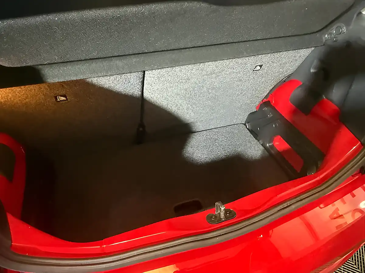 Used 2019 Volkswagen Up! Move Up! Tech Edition Red - Interior and Exterior details 16