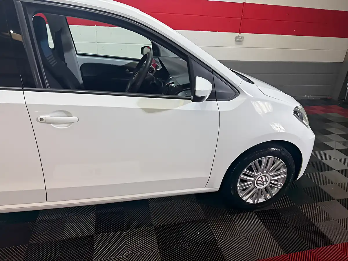 Used 2019 Volkswagen Up! Move Up! White - Interior and Exterior details 10
