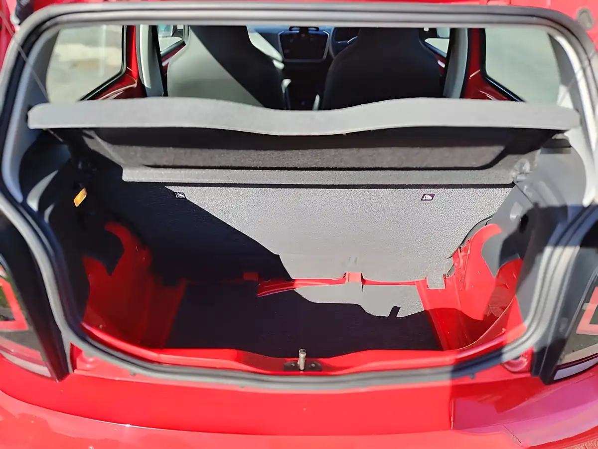 Used 2019 Volkswagen Up! Take Up! Red - Interior and Exterior details 14