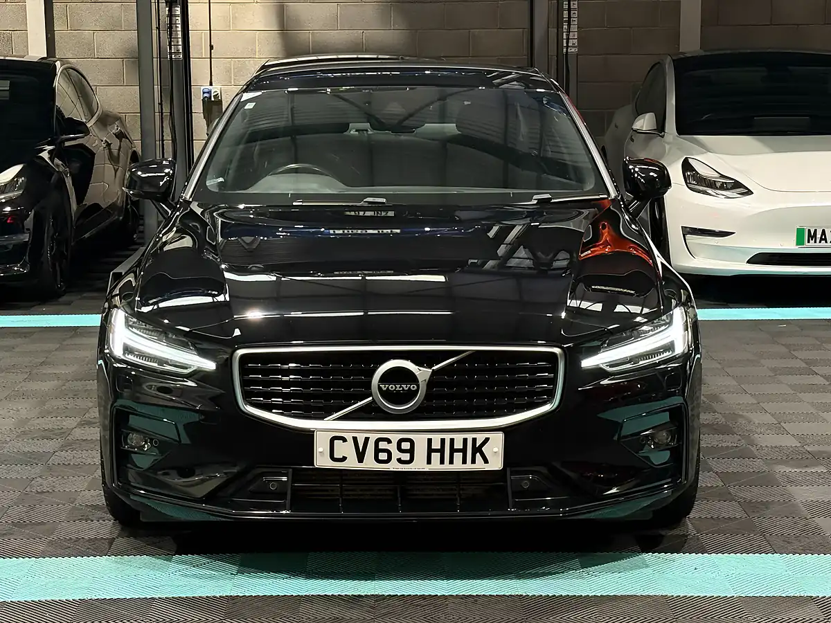 Used 2019 Volvo S60 R-Design Edition Black - Interior and Exterior details 4