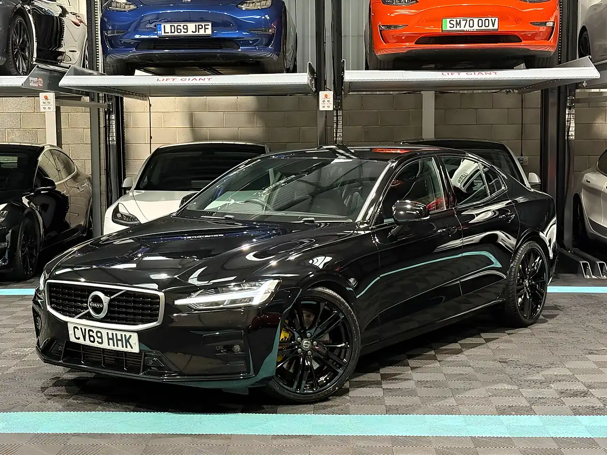 Used 2019 Volvo S60 R-Design Edition Black - Interior and Exterior details 5