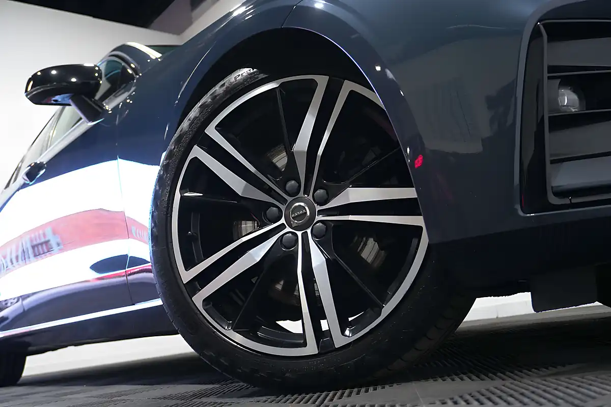 Used 2019 Volvo S60 R-Design Edition Denim Blue - Interior and Exterior details 17