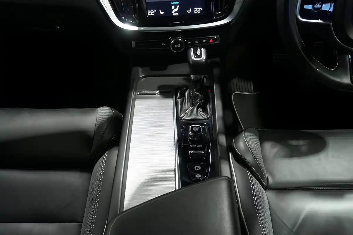 Used 2019 Volvo S60 R-Design Edition Denim Blue - Interior and Exterior details 20