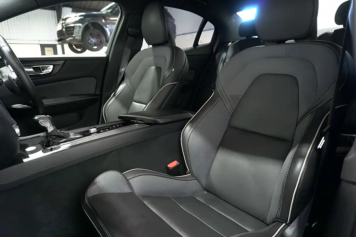 Used 2019 Volvo S60 R-Design Edition Denim Blue - Interior and Exterior details 7